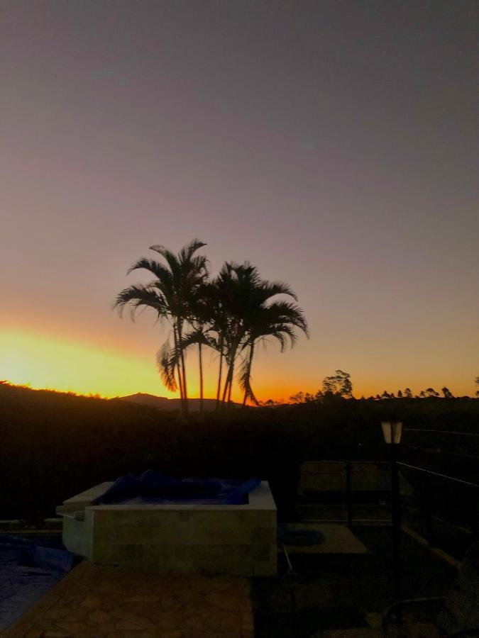 Chacara Tha&Thi Cond Fechado Wi Fi Spa E Pisc Aquececimento Solar Bom Jesus dos Perdões Eksteriør bilde